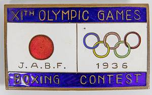 Gürtelschnalle Japan 1936  | Offizielle Gürtelschnalle der japanischen Box - Mannschaft für die Olympischen Spiele Berlin 1936. Mit der Aufschrift "Xith Olymi Boxing Contest 1936. J.A.B.F." Bronze, mehrfarbig emailliert. 5,8x3,5 cm. - Bild 2