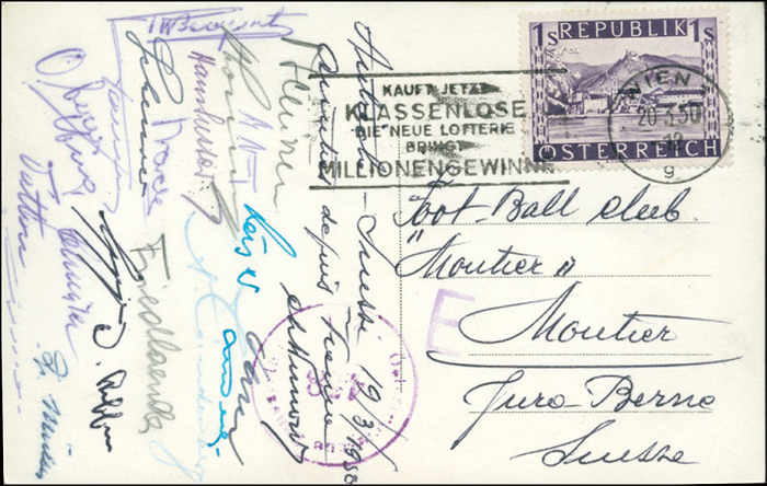 Schweiz 1950  | Postkarte mit der Nationalmannschaft der Schweiz aus dem Jahre 1950 mit 19 Originalsignaturen der schweizer Fußballnationalspieler vom Länderspiel am 19.3.1950 Österreich gegen Schweiz (3:3) in Wien, darunter zahlreiche Teilnehmer an der Fußball -Weltmeisterschaft 1950, 13,8x9 cm.