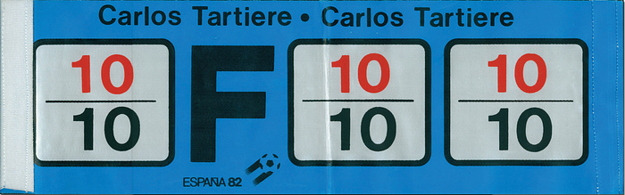Armband WM1982  | Offizielles Armband für die FIFA Fußball - Weltmeisterschaft 1982 in Spanien mit dem Aufdruck "F" (Potograph) und "Espana 82  Carlos Tartiere. Mit der Nummer 10 für Spiel Nr. 10 in Oviedo.  Leinen mit Klettverschluss, 37x12 cm.