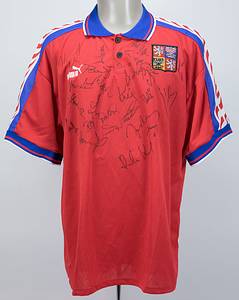  - Fan jersey of the Czech national team from 1996 with approximately 22 original signatures of the players from the Czech team that won the 1996 European Championship. Puma size XL. Condition: A - Bild 2