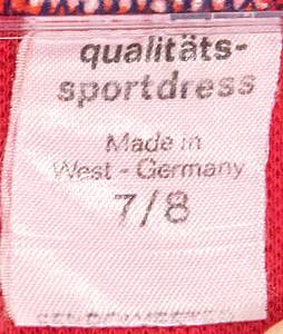 match worn football shirt Bayer Uerdingen 19984 - Original match worn shirt FC Bayer 05 Uerdingen with number 11. Worn in a  bundesliga match between 1984 and 1987. Status: ACC. Long sleeved shirt; size 5/6; flocked club emblem; printed adidas emblem; gummed number and inscription "Krefeld Uerdingen". Shirt shows signs of usage (small stain on Bayer inscription); adidas. Condition: A- - Bild 7