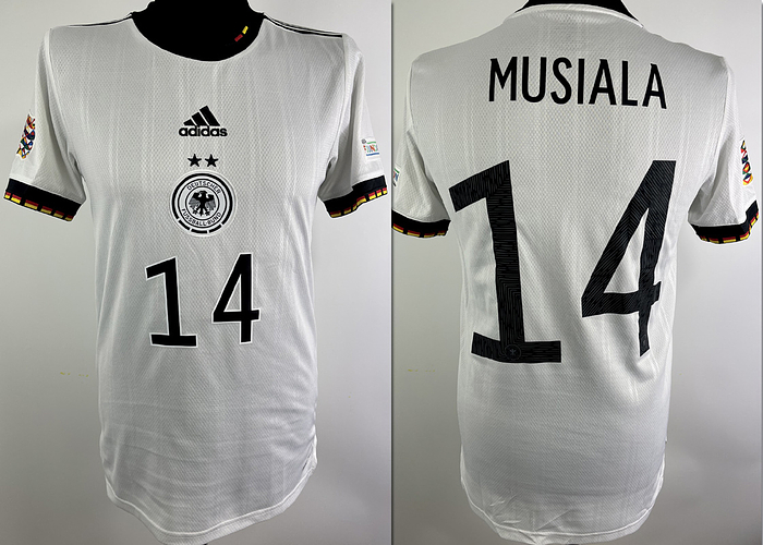 DFB - Trikot 2022  | Original match worn / issued  DFB Spielertrikot mit der Nummer 14. Getragen von Jamal Musiala im Nations-League Spiel gegen England am 07.06.2022 in München. Status: AAB.