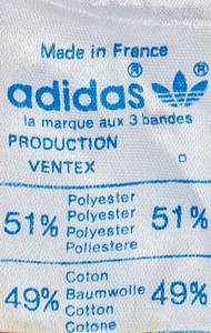  - Original match-worn Swiss player shirt with the number 9. Presumably worn in the friendly match on May 26, 1984, Switzerland vs. Spain (0:4). Condition: AAA. --Short-sleeved jersey; rubberized federation logo; printed adidas logo; rubberized back number; adidas. The consignor obtained this jersey from the collection of Swiss national player Jean-Paul Brigger, who wore number 9 in this match. Condition: A- - Bild 4