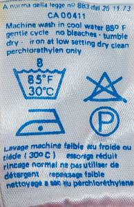  - Original match-worn Swiss player shirt with the number 9. Presumably worn in the friendly match on May 26, 1984, Switzerland vs. Spain (0:4). Condition: AAA. --Short-sleeved jersey; rubberized federation logo; printed adidas logo; rubberized back number; adidas. The consignor obtained this jersey from the collection of Swiss national player Jean-Paul Brigger, who wore number 9 in this match. Condition: A- - Bild 5