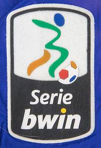  - Original match-worn Hellas Verona player shirt with the number 8. Worn by Giuseppe Russo in a Lega Calcio match during the 2011/12 season. Status: ACC. --Long-sleeved jersey; size approx. XL; embroidered club emblem sewn on; printed Asics logo; advertising prints; player name and back number rubberized; with Serie bwin patch; Asics. Condition: A- - Bild 7