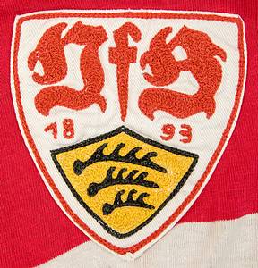 Stuttgart, VfB - Trikot 1970  | Original match worn Spielertrikot vom VfB Stuttgart mit der Rückennummer 12. Getragen in Spielen der Bundesliga-Saison 1970/1971. Status:ABC. Museumsstück!. - Bild 4