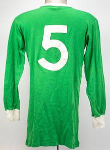 DFB - Trikot 1967  | Original match worn Spielertrikot von Deutschland mit der Rückennummer 5. Getragen von Willi Schulz am 22.02.1967 im Freundschaftsspiel gegen Marokko. Deutschland - Marokko 5:1. Dieses Trikot wurde ein zweites Mal getragen im Qualifikationsspiel für die Olympischen Spiele 1968 am 8.11.1967 . Status:AAC. - Bild 3