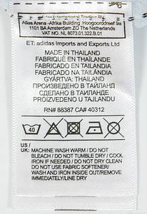  - Original adidas fan shirt of the Argentinian national team with the number "10 Messi" and the 2022 World Cup Champion patch. Features the original signature of superstar Lionel Messi on the back. The signature is in silver ink on the number "1". Size L. Includes a certificate of authenticity and hologram verification from "Fanatics". Condition: A - Bild 10
