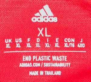  - Original adidas Manchester United fan shirt with the number "7 Ronaldo" on the back. Original signature of Cristiano Ronaldo on the back number. Size XL. With certificate of authenticity from Icons.com and authenticity hologram. Shirt was signed on January 6, 2022! Enclosed Original box from Icons Condition: A - Bild 6