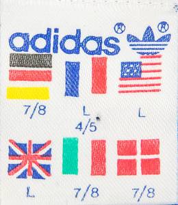Sorry, no english description is available. ...  -  Condition: A-.....Trikot kurz; Größe 7/8; Vereins-Logo geflockt;adidas-Logo aufgedruckt; Werbeaufdruck 'RH Alurad' geflockt; Rückennummer geflockt; Schriftzug 'Schalke' geflockt; Trikot hat Gebrauchsspuren (Flecken, Schalke mit kleiner Beschädigung); adidas Climalite 2000. Der Einlieferer hat dieses Trikot direkt aus der Sammlung von Mathhias Herget. Der Nationalspieler Herget spielt nur in der Saison 1989/90 bei Schalke 04. - Bild 7