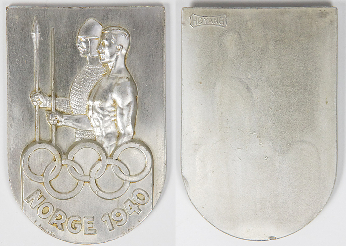  - Official Fundraising Plaque for Helsinki 1940 Olympic Games“. Alumnium, 6.9x4.3 cm. Reverse side with manufacturer's mark "Hoyang" Condition: A-