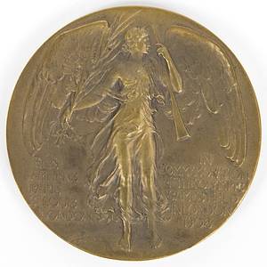  - Participation Medal: Olympic Games 1908.  Bronze: Official participation badge from the Olympic Games 1908. Inscribed „In Commemorative of the Olympic Games held in London 1908“. Belonged to Bertram Mackennal, Australian sculptor and medallist. In original box inscribed "Olympic Games of London 1908". Extra fine medal (condition A), box with traces of usage (condition A-C) Condition:  - Bild 2