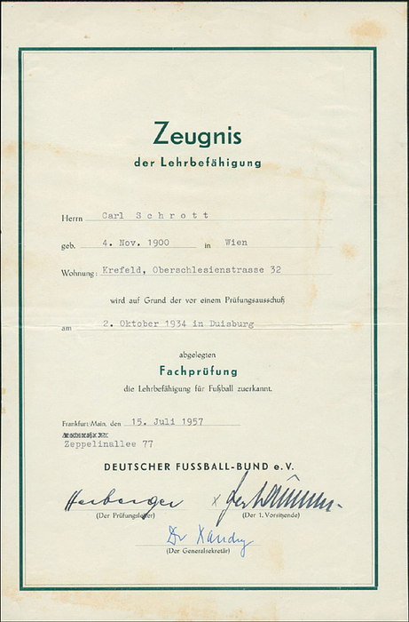 Bauwens/Herberger  | Original Signatur von Sepp Herberger und Peco Bauwens auf "Zeugnis der Lehrbefähigung für Carl Schrott…15.7.1957", Papier, 30x21 cm.