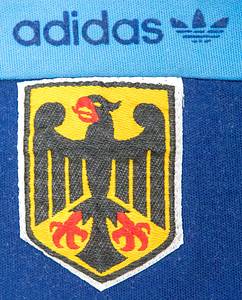 Adidas Trainingsjacke Deutschland ca. 1984  | Trainingsjacke von Adidas mit dem Emblem der deutschen Mannschaft ca. 1984. - Bild 4