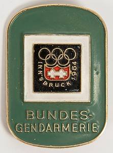  - Olympic Games 1964 Participation Badge Police Innsbruck 1964 Winter. „Bundes-Gendarmerie“ Badge for the Austrian police. Bronze, gold plated, m/c enamelled. Green background. 4.2x3 cm Condition: A - Bild 2