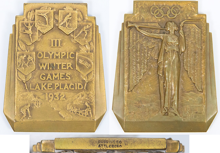 Teilnehmermedaille 1932  | Offizielle Teilnehmermedaille für die Olympischen Winterspiele 1932 in Lake Placid mit der Aufschrift "III Olympic Winter Games Lake Placid 1932", Bronze, mit Hersteller-Randpunze "Robbins & Co, Attleboro", 6x4,8 cm.