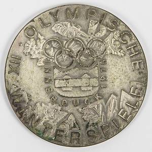 Participation Medal: Olympic Games Innsbruck 1976 - Silver plated bronze. In original presentation box. With corrosion as usual. 5 cm. Condition: B - Bild 2