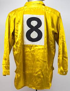 1Dortmund, Borussia-Trikot 1963  | Original match worn Spielertrikot von Borussia Dortmund mit der Rückennummer 8, getragen von Aki Schmidt (1935-2016) im legendären Flutlicht - Europapokalspiel am 4.12.1963 in Dortmund gegen Benfica Lissabon (5:0). Das Trikot kommt aus dem Nachlass eines ehemaligen Zeugwartes von Borussia Dortmund. Der damalige Zeugwart hat dieses Trikot ca. 1983 vom aktuellen Bundesligakader des BVB signieren lassen. Status:AAB. Museumsstück!!. - Bild 3