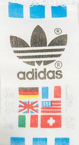 DFB - Trikot 1990  | Original match worn Spielertrikot von Deutschland mit der Rückennummer 15. Getragen von Andreas Thom am 19.12.1990 im Freundschaftsspiel gegen die Schweiz (4:0) in Stuttgart. Status:AAA. Historisches Trikot! Die deutsche Nationalmannschaft setzte iun diesem Spiel erstmals nach der Wiedervereinigung am Spieler aus der ehemaligen DDR ein. Im ersten gesamtdeutschen Länderspiel gegen die Schweiz (4:0) in Stuttgart kam Matthias Sammer als erster Spieler aus dem Osten in der Startelf der DFB-Auswahl zum Einsatz. Andreas Thom wurde in der 74. Minute gegen Sammer eingewechselt und erzielte gleich in 75.Minute das erste Tor eines ehemaligen DDR Nationalspielers in einer gesamtdeutschen Mannschaft zum 3:0. Thom war somit der zweite ehemalige DDR-Spieler der zum Einsatz kam!. - Bild 6