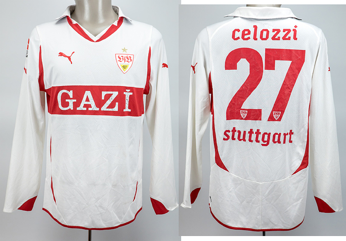 Sorry, no english description is available. ...  -  Condition: A-B.....Trikot langarmarm; Größe M; Vereinsemblem, 1 Meisterstern und Puma-Logo gummiert; Werbeaufdruck 'Gazi, Spielername und Rückennummer gummiert; mit UEFA-Pokal Patch, UEFA Respect Patch und 2 Puma Patches; Trikot hat Gebrauchsspuren und wurde gewaschen. Spielspuren (Erdflecken) noch leicht erkennbar. Rückennummer und Werbeaufdruck mit Abrieb. Der Einlieferer hat dieses Trikot von Celozzi bekommen.