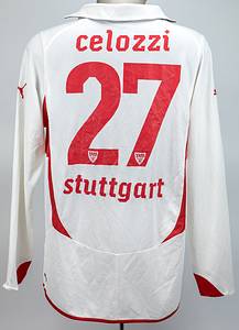 Sorry, no english description is available. ...  -  Condition: A-B.....Trikot langarmarm; Größe M; Vereinsemblem, 1 Meisterstern und Puma-Logo gummiert; Werbeaufdruck 'Gazi, Spielername und Rückennummer gummiert; mit UEFA-Pokal Patch, UEFA Respect Patch und 2 Puma Patches; Trikot hat Gebrauchsspuren und wurde gewaschen. Spielspuren (Erdflecken) noch leicht erkennbar. Rückennummer und Werbeaufdruck mit Abrieb. Der Einlieferer hat dieses Trikot von Celozzi bekommen. - Bild 3