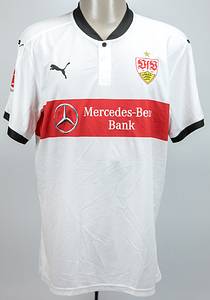 Stuttgart, VfB - Trikot 2016-2019  | Original match worn Spielertrikot vom VfB Stuttgart mit der Rückennummer 31. Getragen von Berkay Özcan in einem Spiel der Fußball Bundesliga 2016-2019. Özcan ist 5-facher Nationalspieler von der Türkei. Status:ACC. Mit original Signatur von Özan am Ärmel. - Bild 2