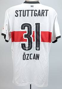 Stuttgart, VfB - Trikot 2016-2019  | Original match worn Spielertrikot vom VfB Stuttgart mit der Rückennummer 31. Getragen von Berkay Özcan in einem Spiel der Fußball Bundesliga 2016-2019. Özcan ist 5-facher Nationalspieler von der Türkei. Status:ACC. Mit original Signatur von Özan am Ärmel. - Bild 3