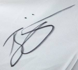 Stuttgart, VfB - Trikot 2016-2019  | Original match worn Spielertrikot vom VfB Stuttgart mit der Rückennummer 31. Getragen von Berkay Özcan in einem Spiel der Fußball Bundesliga 2016-2019. Özcan ist 5-facher Nationalspieler von der Türkei. Status:ACC. Mit original Signatur von Özan am Ärmel. - Bild 4