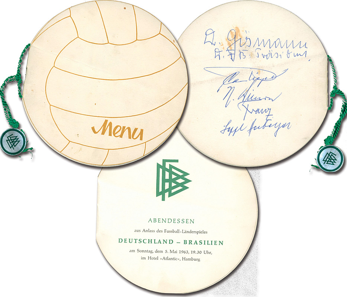 Riegel / Franz / Herberger  | Original Speisekarte vom Länderspiel Deutschland v Brasilien am 5.5.1963. Auf der Rückseite original Signaturen der deutschen Nationalspieler Carl Riegel (1896-1970; 1.FC Nürnberg, 7 A-LS 1920-1923), Andreas Resi Franz (1897-1970; 10 DFB A-LS 1922-26); Sepp Herberger (1897-1977) und DFB Präsident Gössmann. 12 Seiten Karton 16 cm.