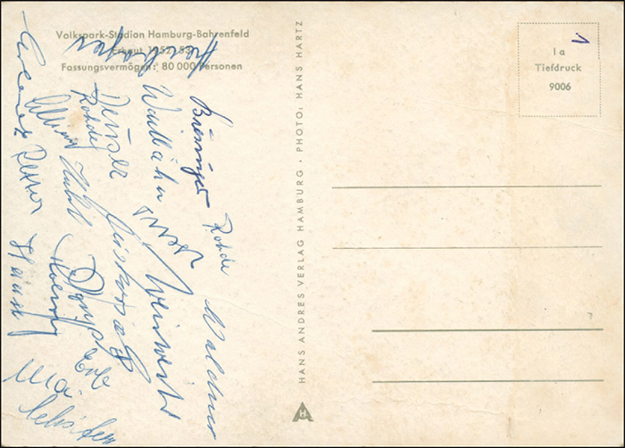 Nationalmannschaft 1955  | Postkarte vom Länderspiel Deutschland -Irland am 28.5.1955 mit 19 Originalsignaturen der deutschen Spieler. 14,5x10,5 cm.