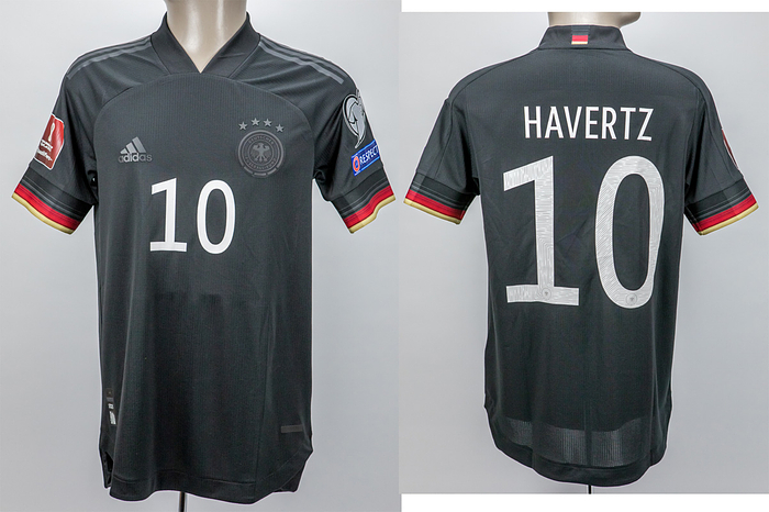 DFB - Trikot 2021  | Original match issued Spielertrikot von Deutschland mit der Rückennummer 10. Vorbereitet für Kai Havertz am 28.03.2021 im Qualifikationsspiel zur Fußball Weltmeisterschaft gegen Rumänien. Rumänien  - Deutschland 0:1. Status:AAB.