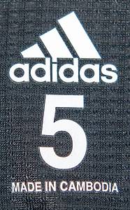  - Original match-issued shirt Germany number 10. Assisted by Kai Havertz in a World Cup qualifying match against Romania on March 28, 2021. Romania - Germany 0:1. Status: AAB --Short-sleeved jersey; size 5; rubberized federation logo, 4 World Cup stars, and adidas logo; rubberized player name and number (front and back); German flag sewn on the back of the collar; with FIFA World Cup Qatar 2022 Qualifiers patch and UEFA Respect patch; adidas Heat.RDY. Comes from the collection of a former DFB employee. Condition: A - Bild 10