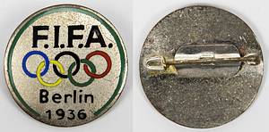 World Cup 1936 FIFA Congress Badge Olympic Games - World Cup 1936 FIFA Congress Badge Olympic Games "FIFA Berlin 1936". Official FIFA particiaption badge for the congress that took place in Berlin 1936, 13th + 14th august during the Olympic Games. Bronze, 3,7 cm. --Very rare original badge issued only to FIFA Executive Members! At this congress in Berlin, France was chosen as the venue for the 3rd Football World Cup in 1938. --Not to be confused with the counterfeits from Romania, some of which are not offered with enamel. Condition: A- - Bild 4