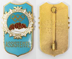 Olympic Winter Games 1956. Participation badge - Official participation badge 1956. Olympic Winter Games Cortina d'Ampezzo 1956. With inscription "Assistente". Bronze, gold plated, multicolour enamelled, 5.3x3.2 cm. With original paper bag. Small faults due to production. This is one of the rares badges of the Olympic Games 1956, only 70 copies were produced (Ebel 2016, 1956-W-016). Condition: A- - Bild 2