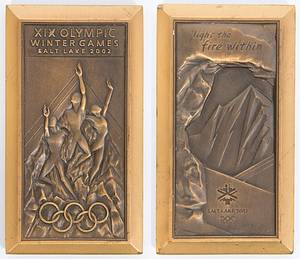 Athlets Participation Medal  Olympic Games 2002 - Official participation medal for athletes at the 19th Olympic Winter Games von Salt Lake City 2002. Bronze, 9 x 5 cm. The medal was given to athletes who participated in the Olympic Games 2002. Coaches, journalists and volunteers got a smaller medal. Condition: A- - Bild 4
