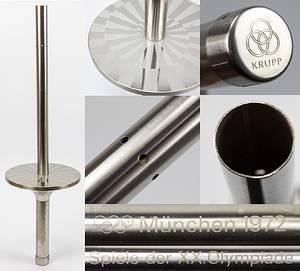 Olympic Games 1972. Official Munich Torch - Original torch from the Olympic relay from Olympia to Munich. manufacturers: Krupp, Essen. Stainless steel with engraving on the grip „Munich 1972“ and Olympic rings. The symbol of the Olympic Games 1972 „Spiral“is etched onto the big plate. 73 cm high, diameter of the plate 21.5 cm Beautiful and impressive piece. --with  signs of usage and one small dent Condition: B - Bild 9