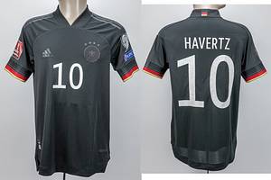  - Original match-issued shirt Germany number 10. Assisted by Kai Havertz in a World Cup qualifying match against Romania on March 28, 2021. Romania - Germany 0:1. Status: AAB --Short-sleeved jersey; size 5; rubberized federation logo, 4 World Cup stars, and adidas logo; rubberized player name and number (front and back); German flag sewn on the back of the collar; with FIFA World Cup Qatar 2022 Qualifiers patch and UEFA Respect patch; adidas Heat.RDY. Comes from the collection of a former DFB employee. Condition: A - Bild 12