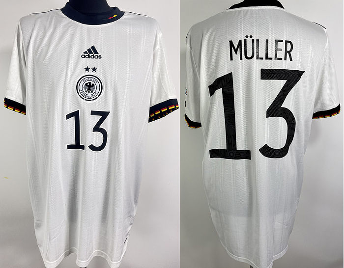 match worn football shirt Germany 2021/2022 NL - Original match-worn DFB player jersey with the number 13. Worn by Thomas Müller in the Nations League match against England on June 7, 2022 in Munich. Short-sleeved jersey; size XL; DFB logo, Adidas logo and stars embroidered, player number and name rubberized, Nations League patch flocked; Foundation patch flocked; 100% polyester; Made in Vietnam; condition A Condition: A
