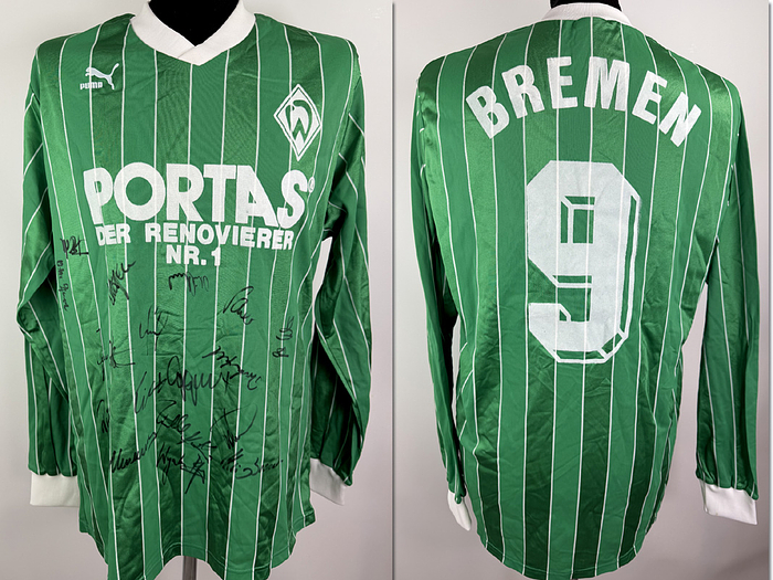  - Original match-worn Werder Bremen player shirt with the number 9. Worn in a Bundesliga match by Karl Heinz Riedle in the 1988/1989 season. Long-sleeved shirt; size XL, club emblem, chest sponsor, club name and player number flocked; manufacturer's logo "Puma" rubberized; 70% polyamide, 30% triacetate; Made in West Germany; Status:ABC Condition: A-