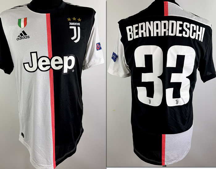 Turin, Juventus-Trikot 2019  | Original match worn Juventus Turin  Spielertrikot mit der Nummer 33. Getragen von Frederico Bernardeschi in einem Championsleague - Spiel in der Saison 2019-2020. Status ABC.