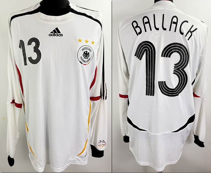 DFB  - Trikot 2008  | Original match worn DFB Spielertrikot mit der Nummer 13 von Michael Ballack. Getragen in einem Qualifikationsspiel für  die EM 2008  in Österreich und der Schweiz. Status ABB.