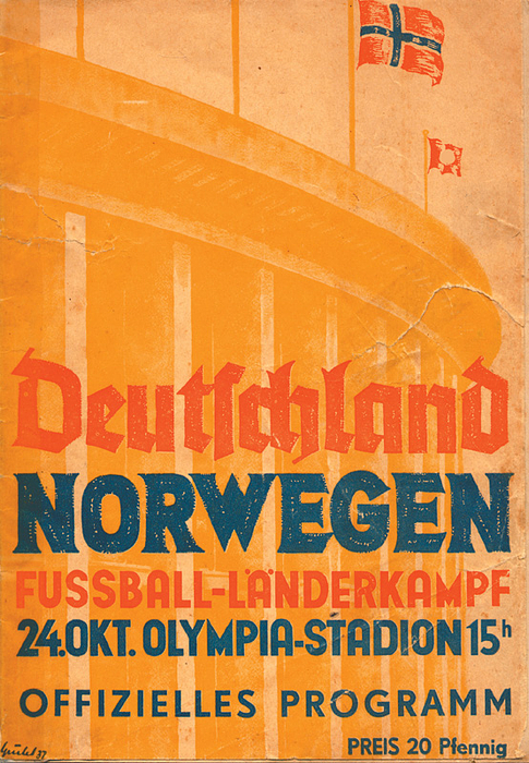 Football Programme 1937 Germany vs Norway - übrsetzen . Umschlag mit kleinen Fehlstellen; Rücken mit Tesa verstärkt; Umschlaginrisse von Innen mit Klebestreifen geklebt; Klammern fehlen Offical programme International football match Germany - Norway in Berlin on 24th October 1937. October 24, 1937. 32 pages with photos. (GERMAN). Cover with small bad spots, back stabilized with sticky tape. Crcks in cover fixed with sticky tape. Braces are missing. Condition: C