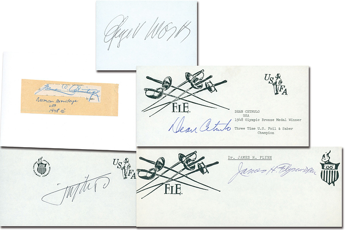 Cohn-Armitage, Norman  | (1907-1972) Blancobeleg (8x2 cm) mit original Signatur von Norman Cohn-Armitage (USA). Bronzemedaille im Fechten Säbel Mannschaft bei den Olympischen Spielen 1948. Aufmontiert auf Karteikarte, 14,5x10,5 cm. Dabei vier weitere reammitglieder des USA - Teams 1948 Säbel: Dean Cetrulo (1919-2010), James Flynn (1907-2000), Tibor Nyilas (1914-1986), George Worth (1915-2006). Alle auf Blancobelege 21x8,5 bis 10x7,5 cm