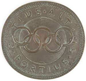  - „Internationaler Olympischer Kongress Berlin 1930. Citus. Altus. Fortius“. Official large and heavy bronze medal for the 9th IOC congress in Berlin. 9.5x8.9cm. (245 grams). Medal in mint condition Condition: A - Bild 2