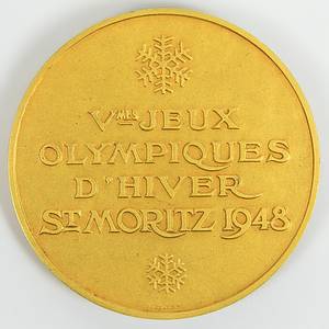  - Gold medal for a first place at the Olympic Winter Games in St. Moritz 1948.  „Vmes Jeux Olympiques d'hiver St.Moritz 1948". Gilt silver, hallmarked (stamped 925, weight: 100 g), Made by Huguenin, 6 cm.   Only 41 gold medals were awarded at the Olympic Games in St. Moritz 1948. Condition: A- - Bild 3