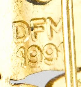 DFB-Meisternadel 1991 Kaiserslautern  | Offizielle DFB-Meisterschaftsnadel für den deutschen Fußballmeister 1991 1.FC Kaiserslautern der in der Bundesliag den 1.Platz belegte. Silber, (gepunzt, 835er), vergoldet, teilweise grün emailliert. Rückseite mit Aufschrift „DFM 1991" (Deutscher Fußballmeister), 1,5x1,4 cm. - Bild 4