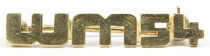  - World Cup 1954: Pin of honour WC 1954: Golden pin of Honour from the German FA „WM 54“. The rear shows the DFB stamp, the goldsmith's stamp ant the 585 gold stamp. Presented to Werner Liebrich. A very rare piece of German Football history! Weight 1.9 grammes, size 2.8x0.5 cm. Awarded by the DFB in 1954 exclusively to the players, coaches, and officials of the 1954 World Cup delegation!! In the last 30 years, it was offered for sale only once—in 2007 at AGON-Sportsworld! A true rarity!!! A maximum of 30 copies were issued. Condition: A - Bild 2