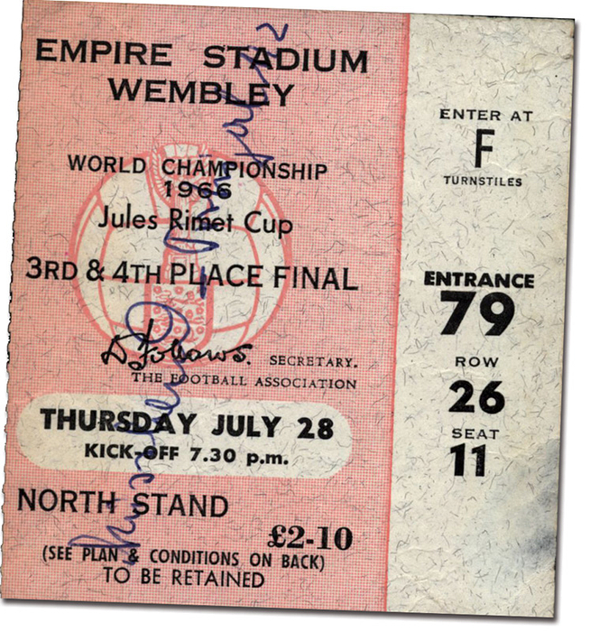 Eintrittskarte WM1966  | Spiel um Platz 3: Portugal - UdSSR (2:1) am 28.7.1966 im Wembley Stadium. Standing. 8x9cm.