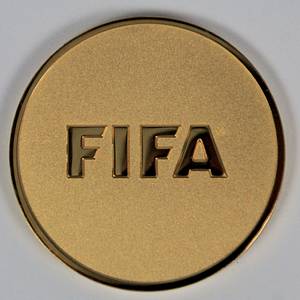 FIFA Congress 2025 Asucion Participation medal - Gold-plated commemorative medal for the 75th FIFA Congress, Asunción, May 2025. 5 cm. In original case. Condition: A - Bild 4