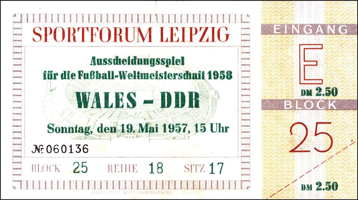 Eintrittskarte LS1957 DDR  | Fußball-Länderspiel DDR - Wales am 19.5.1957 im Sportforum Leipzig. 12x7 cm. KOMPLETTES TICKET!